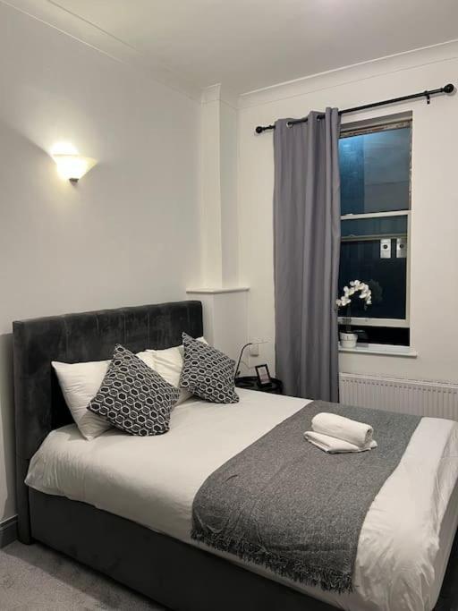 1 Bedroom Flat In Kings Cross! Londra Esterno foto