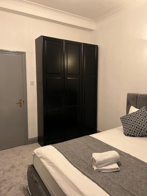 1 Bedroom Flat In Kings Cross! Londra Esterno foto