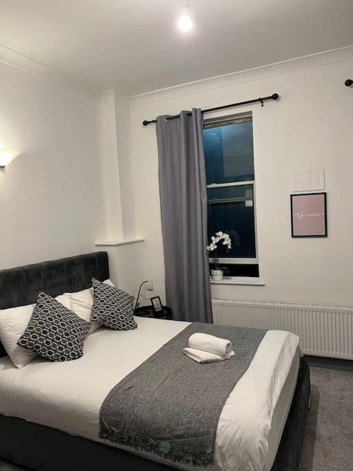 1 Bedroom Flat In Kings Cross! Londra Esterno foto